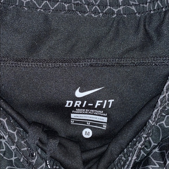 Athletic shorts - Picture 4 of 4